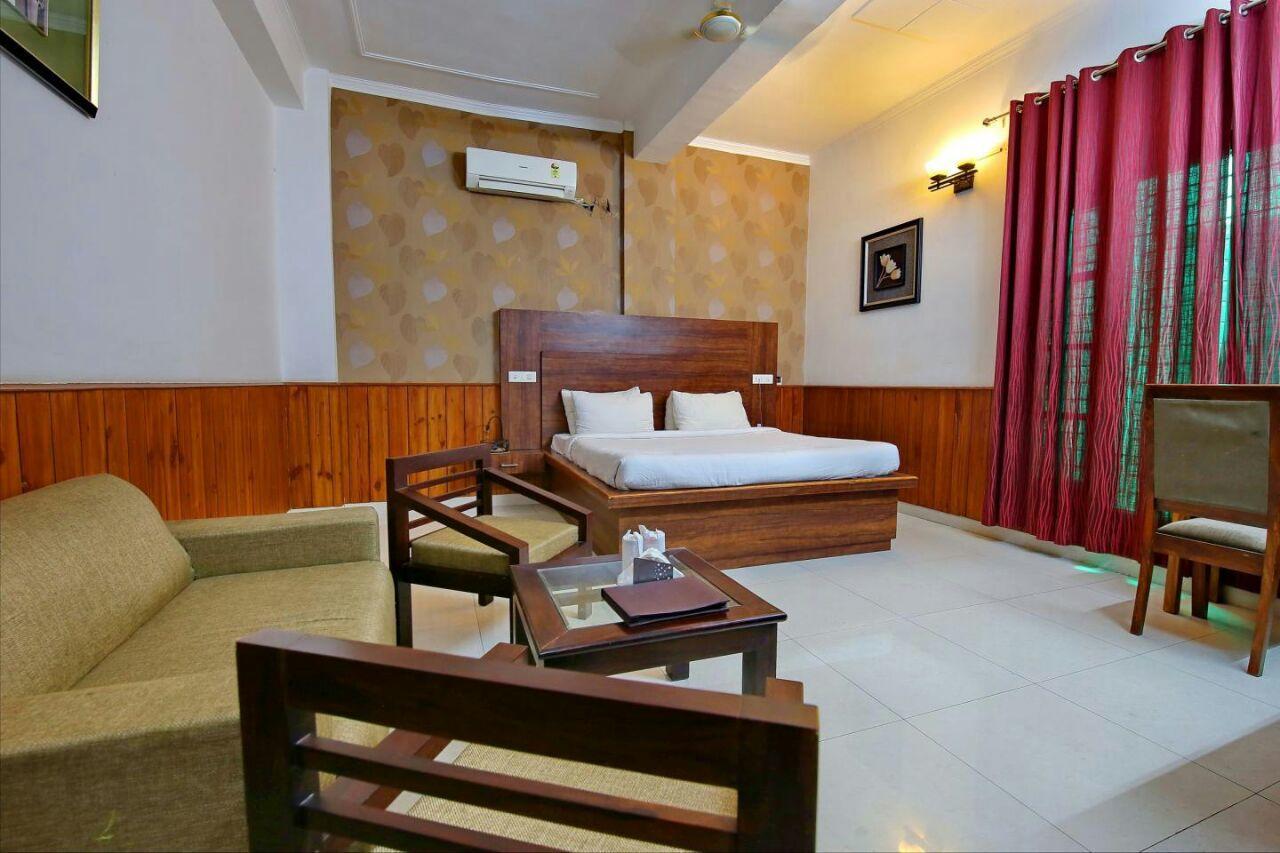 Red Apple Hotel Sangrur Exterior photo